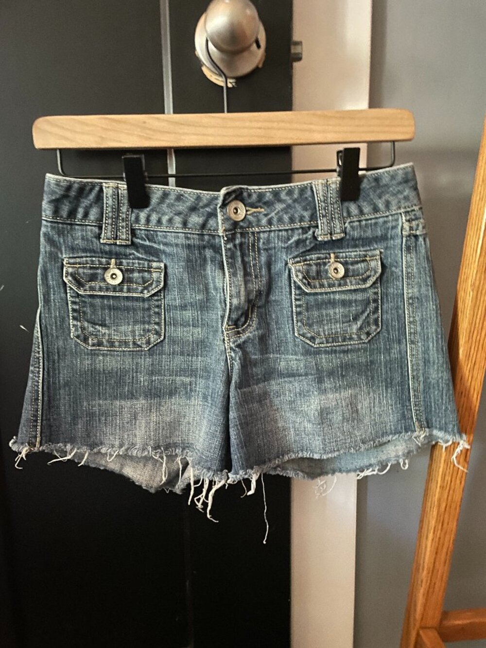 Vintage Mudd Low-rise Jean Shorts, Size 3 (Juniors)